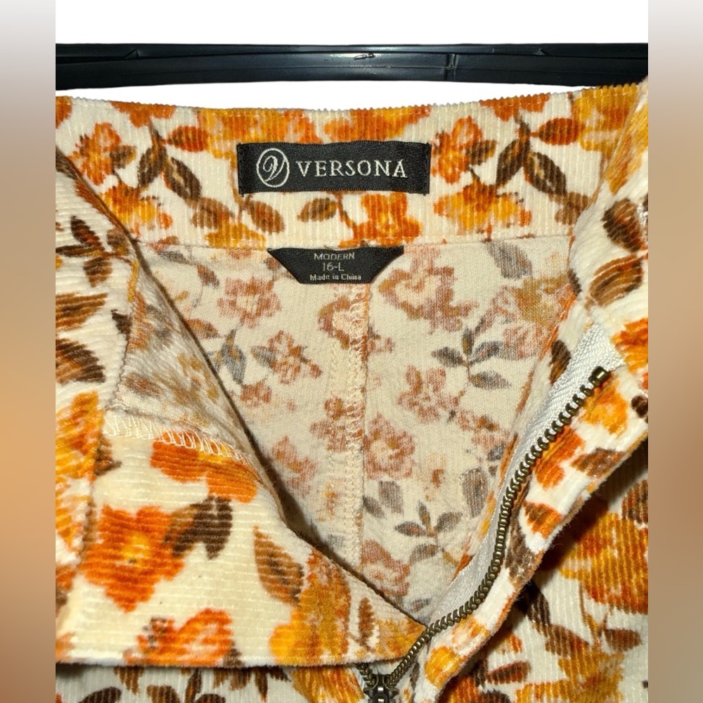 Versona “Lainey Wilson Inspired” Floral Micro Corduroy Bell Bottoms, Size 16L - Picture 4 of 4